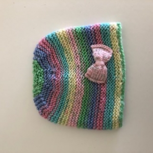 Babymütze buntgestreift mit rosa Schleife - Handarbeit kaufen
