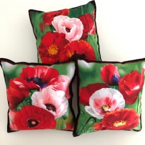 Drei kleine farbenfrohe Kissen mit Blumen / Mohnblüten - Handarbeit kaufen