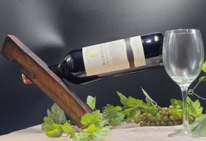 Wein - Wiskey- Schnapsflaschen - Halter aus alten Fassdauben Freistehend - Handarbeit kaufen