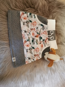 schöner Sweatrock mit Tasche und floralem Print