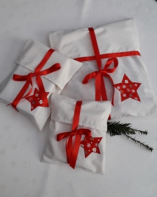 Weihnachtliche Geschenkverpackung aus Stoff in Creme - Handarbeit kaufen
