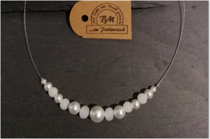 Perlenkette Perlen-Kette Halskette Kette handgefertigtes Einzelstück elegant weiß Brautschmuck 29 cm lang