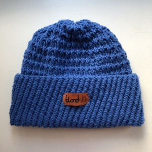 Mütze in Blau aus dicker flauschiger Wolle für Kopfumfang 54-58 cm #lieblingsmütze