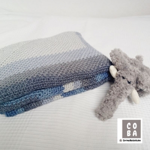 Babydecke gehäkelt Regenbogen blau grau Kuscheldecke Baumwolle Geburtsgeschenk Taufgeschenk   
