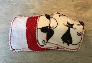Abschminkpads XL ❤️ 4er ❤️ wiederverwendbar ❤️ Geschenk ❤️ Einzigartig ❤️   Unikate - Katzen auf weiß - Handarbeit kaufen