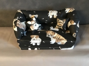 Deko-Sofa ❤️ Kosmetikbox Sofa ❤️ Taschentücherbox Sofa ❤️ Unikat -  Hunde auf schwarz - Handarbeit kaufen