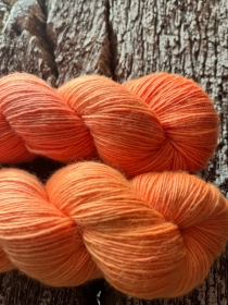 Fietegarn ★ Merino ★ Single Garn ★ Handgefärbte Wolle ★Campari Orange - Handarbeit kaufen
