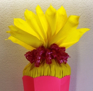 Schultüte Zuckertüte Rohling zum selbst verzieren Rohling 70 75 80 85 90 100 cm für Mädchen HANDARBEIT leuchtpink gelb Floristen Krepp - Handarbeit kaufen