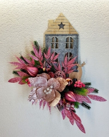 Weihnachtsdekoration Häuschen Gesteck Wanddekor DEKOR in rosa hellrosa silber - Handarbeit kaufen