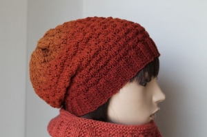 Aus reiner Wolle in Herbstfarben gestrickte Mütze für Damen Wollmütze Übergangsmütze temperaturausgleichend Farbverlauf rost dkl. orange XL - Handarbeit kaufen