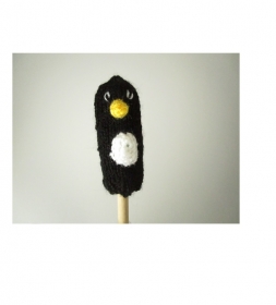 Fingerpuppe Pinguin - von Hand gestrickt und gehäkelt