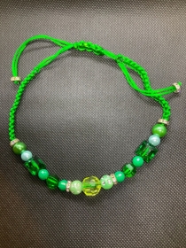 grüne Halskette für den Hund