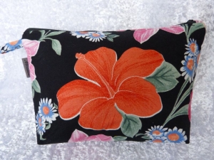 Kulturtasche / Allzwecktasche aus Baumwollstoff  genäht - schwarz mit großer rosa bzw. orangen Blume - Handarbeit kaufen