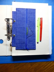 Praktisches Stiftemäppchen für in den Ordner einzuheften - blau  - Handarbeit kaufen