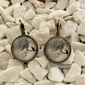 Cabochon Glas Ohrringe Ohrhänger 18mm, Katzen auf dem Baum Design, Schwarz Weiß, Bronzefarbenes Metall       
