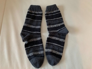 Gestrickte Socken für Männer/Jungen Größe 42