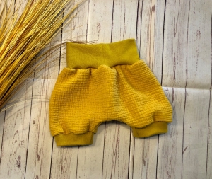 Kurze Pumphose Baby Gr. 68/74, Musselin Senf, Sommerhose, Shorts, Kurze Hose - Handarbeit kaufen
