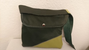 kleine Tasche aus Leder in grün Tönen  - Handarbeit kaufen