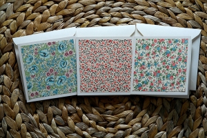 3 Karten mit Blumenmuster mit handgemachten Umschlägen