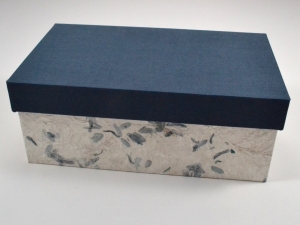 Schachtel mit Naturpapier bezogen Buchbindehandwerk von Pappelapier - Handarbeit kaufen