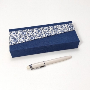 Stiftschachtel Stiftbox Griffelkasten blaue Blumen Buchbindehandwerk