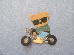  Stanzteil  Kartendeko  Kartenschmuck Scrapbooking vintage Teddy Rocker auf Motorrad