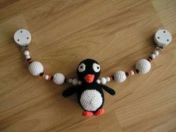 Pinguin - Kinderwagenkette gehäkelt, Häkelperlen