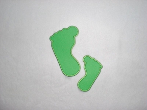 Füße Set, 1 großer + 1 kleiner Fuß in grün, Stickapplikation zum Aufbügeln                             - Handarbeit kaufen