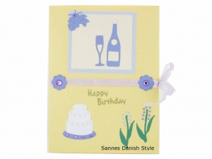 XL Geburtstagskarte mit Geburtstagstorte, Flasche und Glas, schöne Schleifenband und Einlageblatt, Lilatöne, schnell bestellen, die Karte ist ca. DIN A5 Format - Handarbeit kaufen
