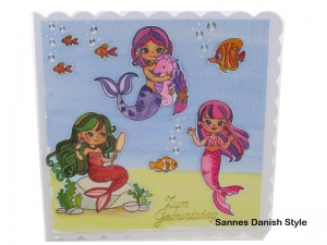 3D Geburtstagskarte mit kleine Meerjungfrauen. Schöne Geburtstagskarte mit Meerjungfrauen, süße Fische und Luftblasen, die Karte ist ca. 15 x 15 cm) - Handarbeit kaufen