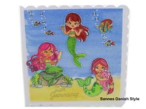 Fein Glitzer Geburtstagskarte mit kleine Meerjungfrauen. Schöne Geburtstagskarte mit Meerjungfrauen, süße Fische und Luftblasen, die Karte ist ca. 15 x 15 cm) (Kopie id: 100337419)