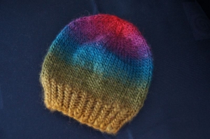 Warme weiche handgestickte bunte Strickmütze für Babys aus 100%Schurwolle  Größe 34-38  - Handarbeit kaufen