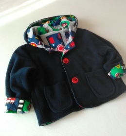 Knabenjacke  - Größe 92 - eine Jacke aus Polar-Fleece mit modernen Motiven und zwei aufgesetzten Taschen. - Handarbeit kaufen