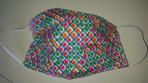 gemusterte blau-grün-orange-pinke Gesichtsmaske , doppellagig aus Baumwolle  - Handarbeit kaufen