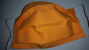 gelb-orange karierte Gesichtsmaske, doppellagig aus Baumwolle   - Handarbeit kaufen