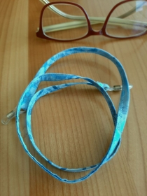 türkis blau gemustertes Brillenband, für Sie oder Ihn