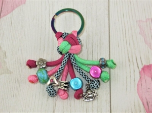 Schlüsselanhänger aus Paracord Anhänger für Schlüssel mit Schlüsselring Taschenbaumler Taschenanhänger pink grün für Frauen für Mädchen Anhänger für Autoschlüssel für Hausschlüssel