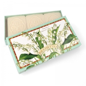 Geschenkpackung mit 3 handgearbeiteten Bio-Maiglöckchen-Duft-Seifen aus der Toscana, 3 x 125 Gr. in stilvoller Schachtel  - Handarbeit kaufen