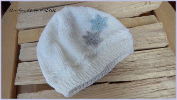 Strickmütze, Babymütze  Gr. 0-3 Mon. weiß, blau, handgestrickt - Handarbeit kaufen