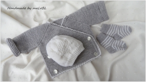 Neugeborenenset handgestrickt aus Wolle (Merino) in grau/weiß