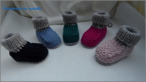 Babyschuhe, Babyhüttenschuhe aus Wolle (Merino), Farbe nach Wahl - Handarbeit kaufen