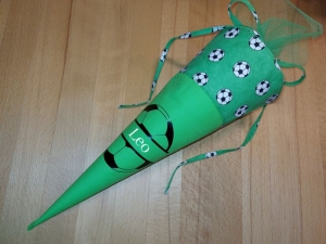 Mini-Schultüte mit Namen, Vorschultüte, Zuckertüte - Fußball Motive grün (Kopie id: 100317951)