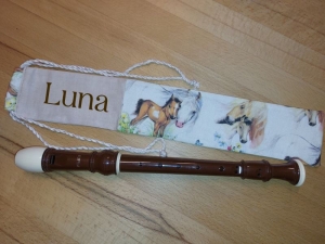 Flötentasche mit Namen, Flötenbeutel - Pferde weiß (mit optionalen Zubehörfach / Futter / Halsband) - Handarbeit kaufen