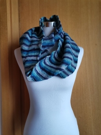 Schlauchschal aus dünner Wolle mit grau/blau Tönen ohne Muster - Handarbeit kaufen