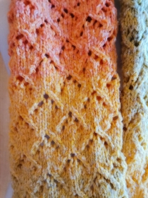 Schal mit Lacegarn gelb/orange mit Lochmuster Mischgewebe - Handarbeit kaufen