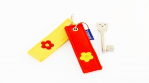 Schlüsselanhänger, Schlüsselband, Filz (100% Wolle), Blume, individuell bestickt, Geschenk, Valentinstag, handgefertigt