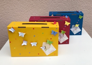 Geschenkschachtel / Koffer zum Geburtstag, Kindergeburtstag - Schmetterlinge in 3 Farben
