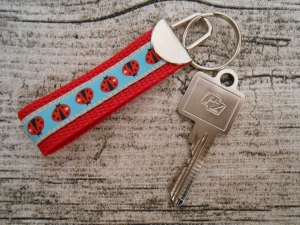  ☆ Schlüsselanhänger ☆ in Rot mit Marienkäfern