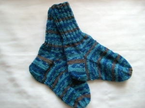 Gestrickte Socken für Kinder Größe 24/25, blau-braun, schön warm  