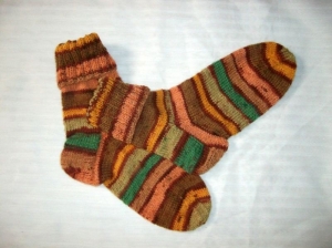 Schöne gestrickte Socken für Kinder, Größe 34/35, Herbstfarben - Handarbeit kaufen